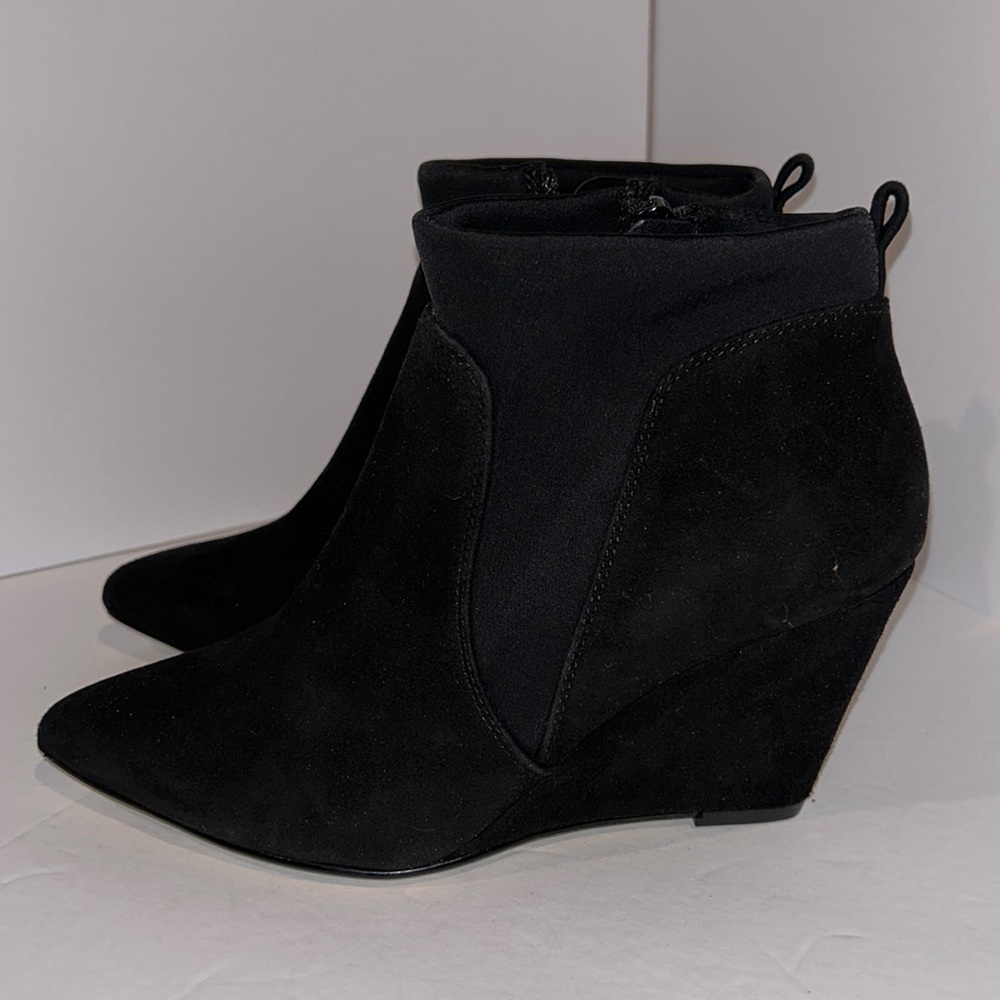 Bella Vita Deryn Chelsea Wedge Bootie 6 wide